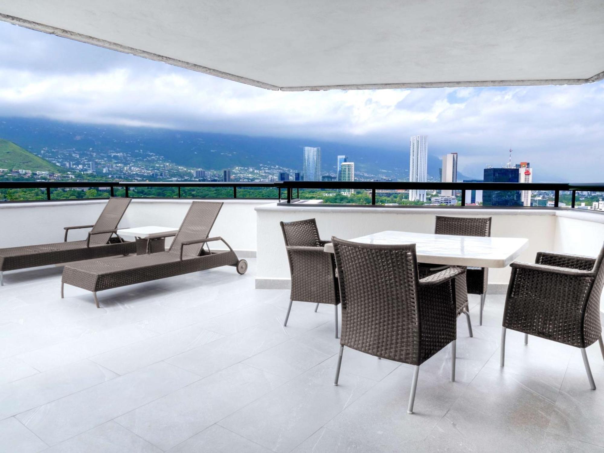 Hotel Ms Milenium Monterrey Curio Collection By Hilton San Pedro Garza Garcia Exterior foto